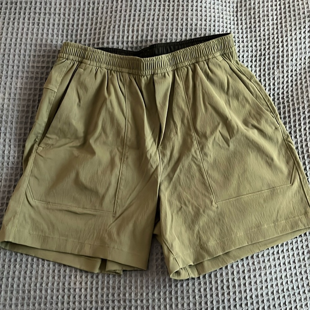 Lululemon Men’s Bowline Short 5” - Small - Olive Green
